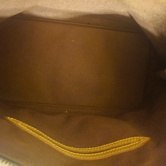 Louis Vuitton Handbag - Picture 7 of 10